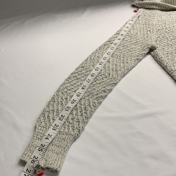 𝅺Roots Turtleneck Sweater Beige with Grey Size XS - Picture 11 of 11